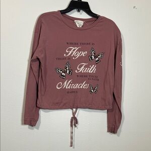 french pastry Mauve Long Sleeve Cropped Tee with Butterfly Graphic